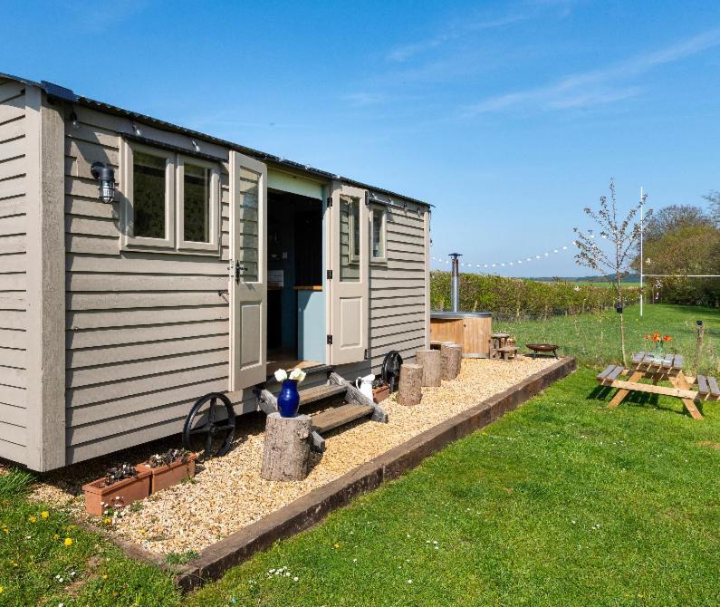 Old King William Shepherd Huts And Private Hot Tubs In North Norfolk Hunworth المظهر الخارجي الصورة