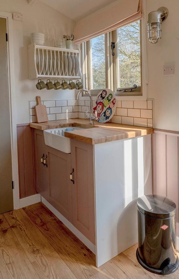Old King William Shepherd Huts And Private Hot Tubs In North Norfolk Hunworth المظهر الخارجي الصورة