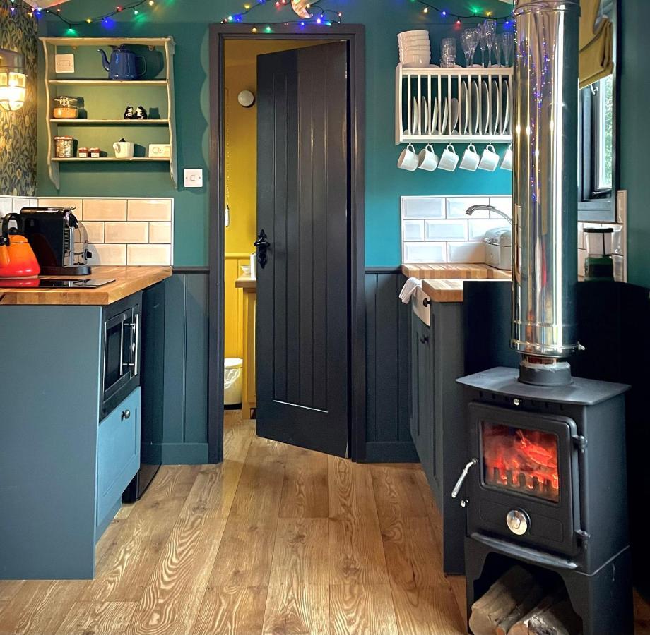 Old King William Shepherd Huts And Private Hot Tubs In North Norfolk Hunworth المظهر الخارجي الصورة