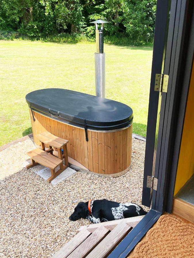 Old King William Shepherd Huts And Private Hot Tubs In North Norfolk Hunworth المظهر الخارجي الصورة